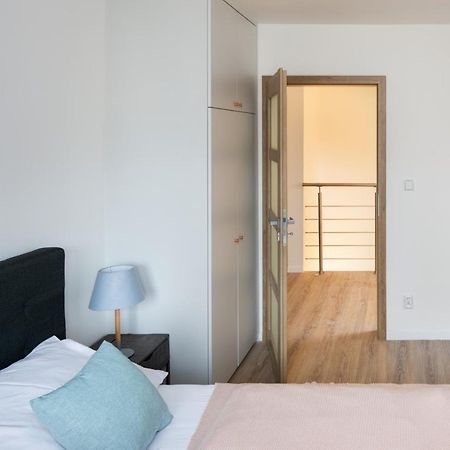 Вілла Minimalistic House In Vinohrady By Prague Days Екстер'єр фото