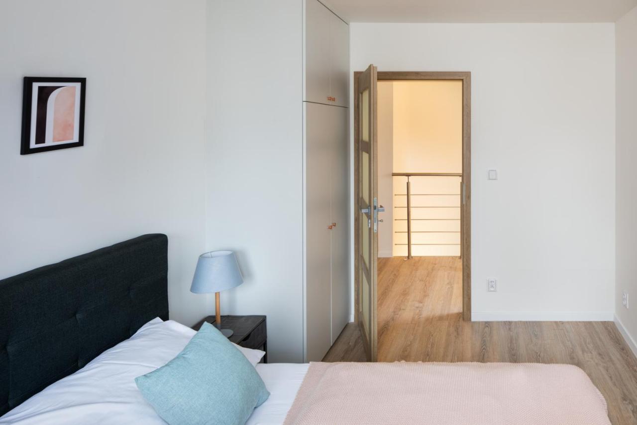 Вілла Minimalistic House In Vinohrady By Prague Days Екстер'єр фото